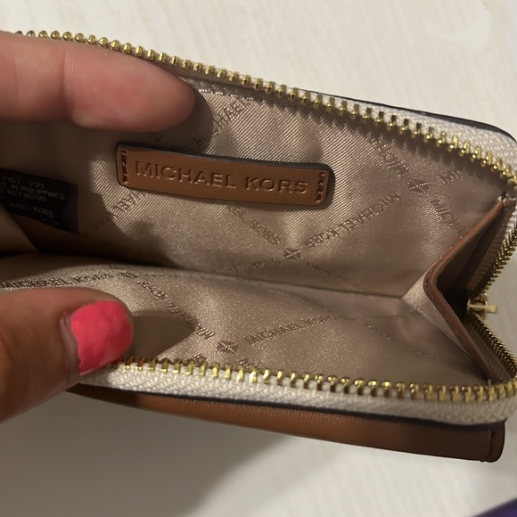 MK Card Holder 🌺 - Picture 2 of 8